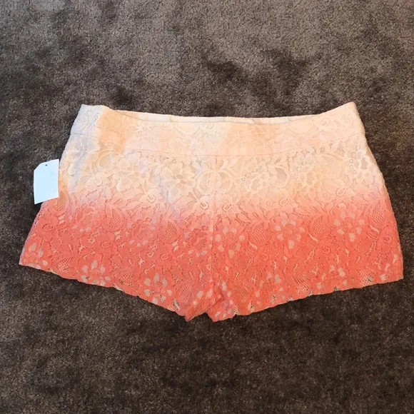 Charlotte Russe lace ombré Gradient pink shorts - Picture 3 of 6